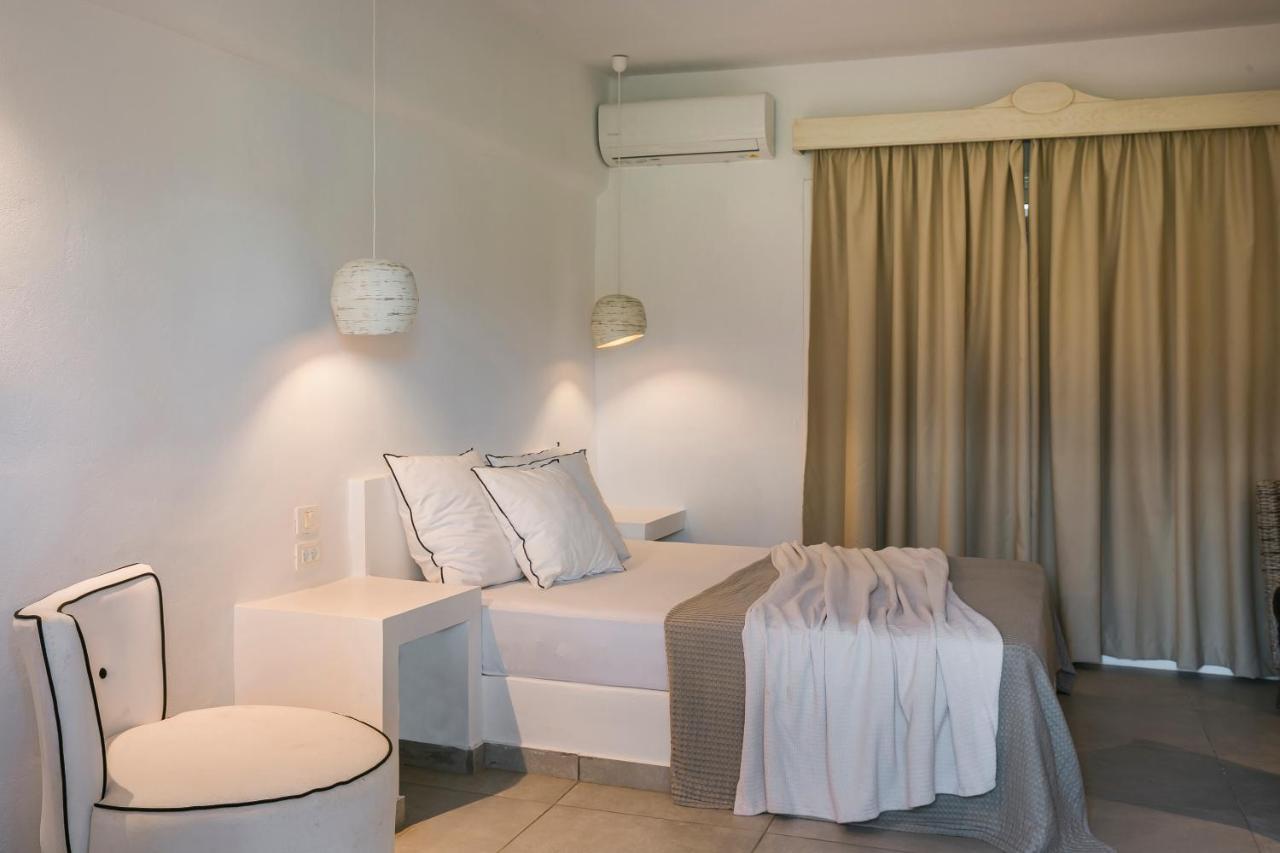 Blue Horizon Hotel Свороната Екстер'єр фото